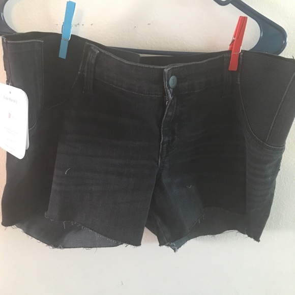 Isabel Maternity Black Midi Shorts - Picture 2 of 3